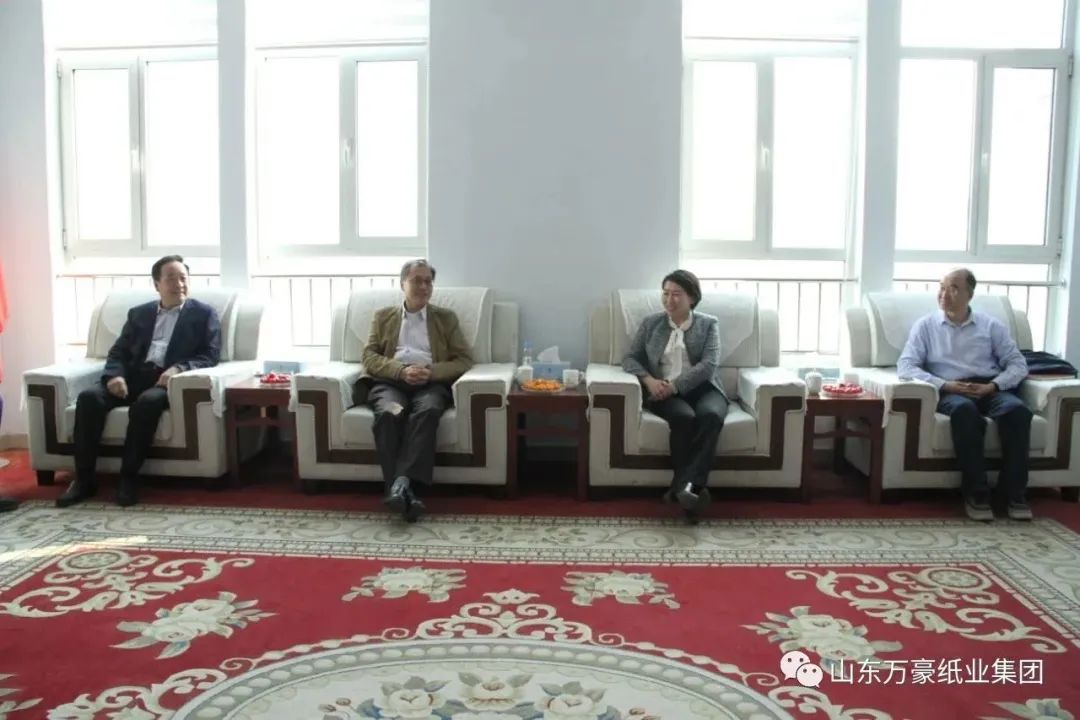山东日博集团纸业集团聘著名造纸专家肖惠宁为首席专家
